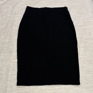 Hybrid & Company Classic Black Pencil Skirt